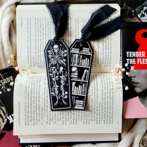 Coffin Bookmark with tassel - Mystery Skulls Book Mark - Spooky Season - Witchcraft Books - Bookish Merch - Halloween Bookmark - Gothic Gift