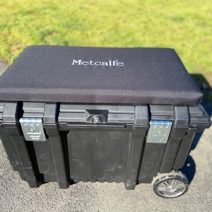 Cushioned Tack Trunk Topper