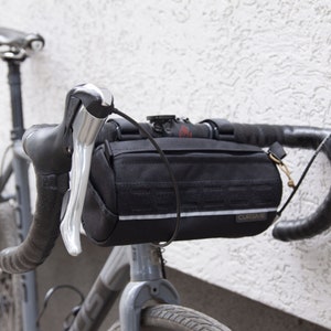 Cycling Handlebar Bag image 1