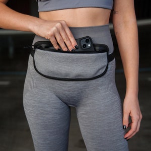 Fanny Pack Running Belt Black / Sports Pouch / Flat Fanny / Yoga Belt