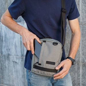Große Messenger Bag / große Schultertasche / Reisetasche / Tasche für Männer / Geschenke für Männer / Cross Body Bag / minimalistische Tasche