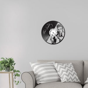 Vinyl record clock FREE SHIPPING records for wall vintage re-purposed record clock wall clock image 2