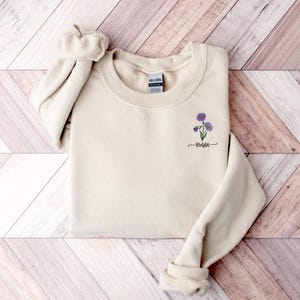 Custom Birth Month Flower Sweatshirt, Birth Flower Shirt, Mothers Day Gift, Gift for Mom, Grandma&#39;s Garden, Plant Mom Gift, Mama Sweatshirt