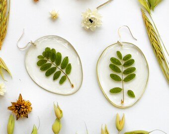 Botanical jewelry Eco friendly clear oval plant earrings Pressed real plant Dried herb leaf Botanical Floral Forest Made from resin