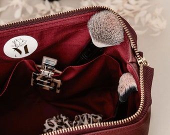 Kleine, mittlere oder große Kosmetiktasche für Damen | Personalisierbar | Geschenk für Freundin | PU-Leder | Bordeaux Rot | Schminktäschchen