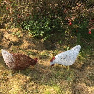 Handmade wire sculpture chicken / hen. Metal garden Sculpture. Handmade. Garden ornament. Garden decor. Animal. Bird. Handcrafted. Unique image 4