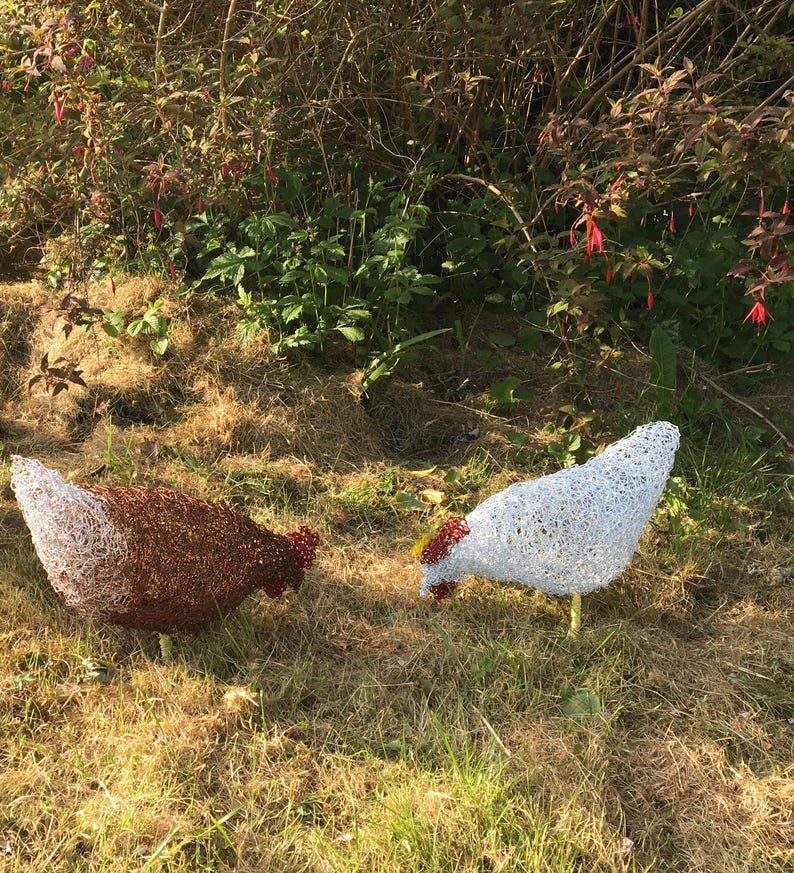 Handmade wire sculpture chicken / hen. Metal garden Sculpture. Handmade. Garden ornament. Garden decor. Animal. Bird. Handcrafted. Unique image 4