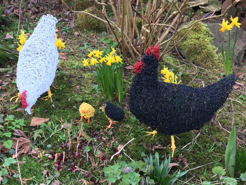 Handmade wire sculpture chicken / hen. Metal garden Sculpture. Handmade. Garden ornament. Garden decor. Animal. Bird. Handcrafted. Unique image 5