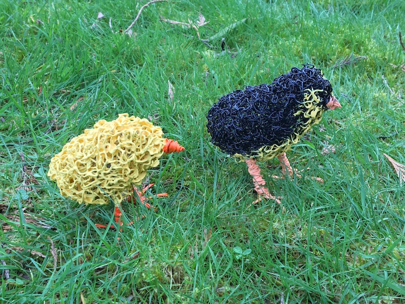 Handmade wire sculpture chicken / hen. Metal garden Sculpture. Handmade. Garden ornament. Garden decor. Animal. Bird. Handcrafted. Unique image 6