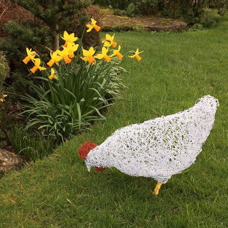 Handmade wire sculpture chicken / hen. Metal garden Sculpture. Handmade. Garden ornament. Garden decor. Animal. Bird. Handcrafted. Unique image 2