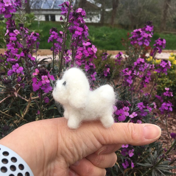 Tiny needle felt bichon. Felt Dog. Dog lover gift. Bichon Miniature. Gift. Pet lover. Bichon Ornament. Handmade. Unique gift. Bichon lover