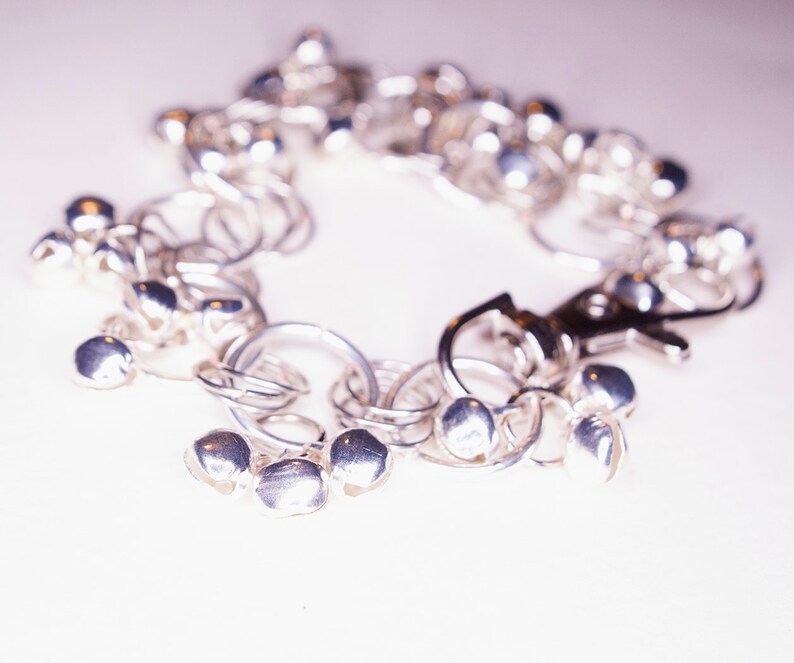 Spring-lock Clasp 9 Inches Charm Bracelet Charm Bracelet Handlinked Silvertone Bell Clusters
