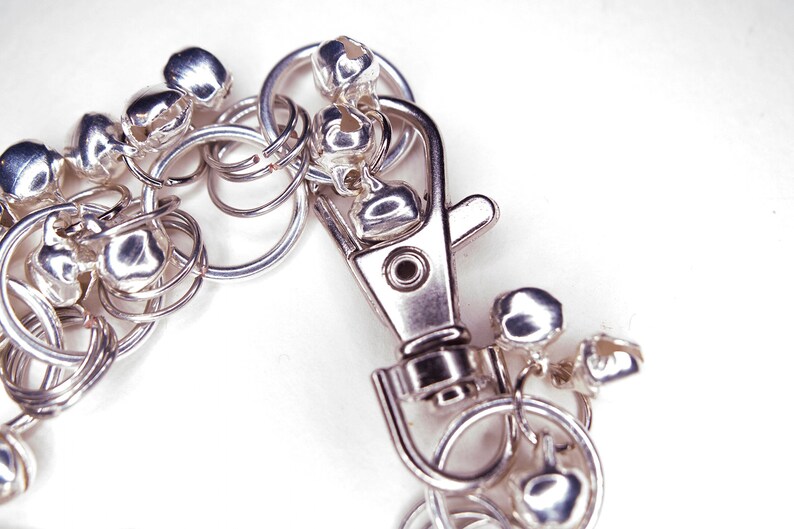 Spring-lock Clasp 9 Inches Charm Bracelet Charm Bracelet Handlinked Silvertone Bell Clusters
