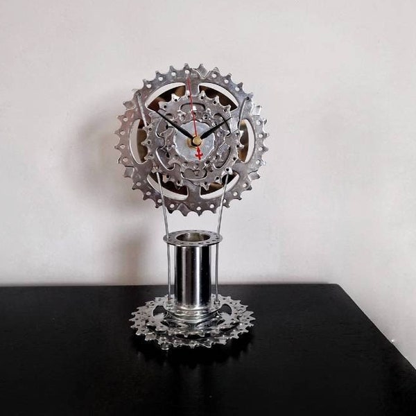 Bicycle gear clock, Upcycled Clock, Recycled Bicycle Sprocket, Industrial Style Timepiece, bicycle clock, dad gift, cyclist gift, bike clock