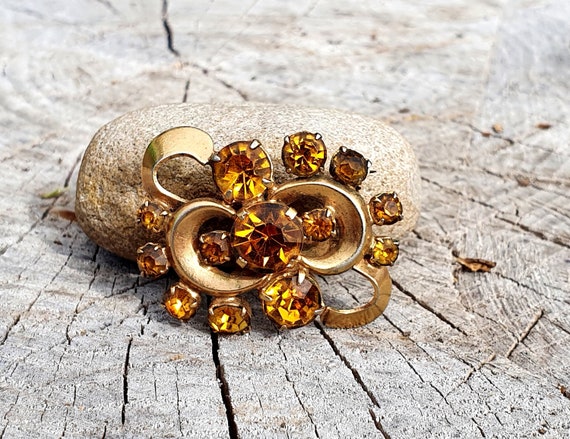 Sister brooch on sale