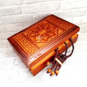 jewelry box Vintage 1980s Wooden Box Wood Box hand carved box Jewelry Box Treasure Box Rustic Home Decor Storage Box Trinket box russian box