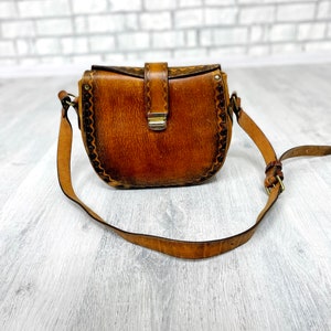 bruine leren tas zadeltas schoudertas damestas crossbody handtas crossbody tas Dagelijkse tas Boho Bag dameshandtas afbeelding 1