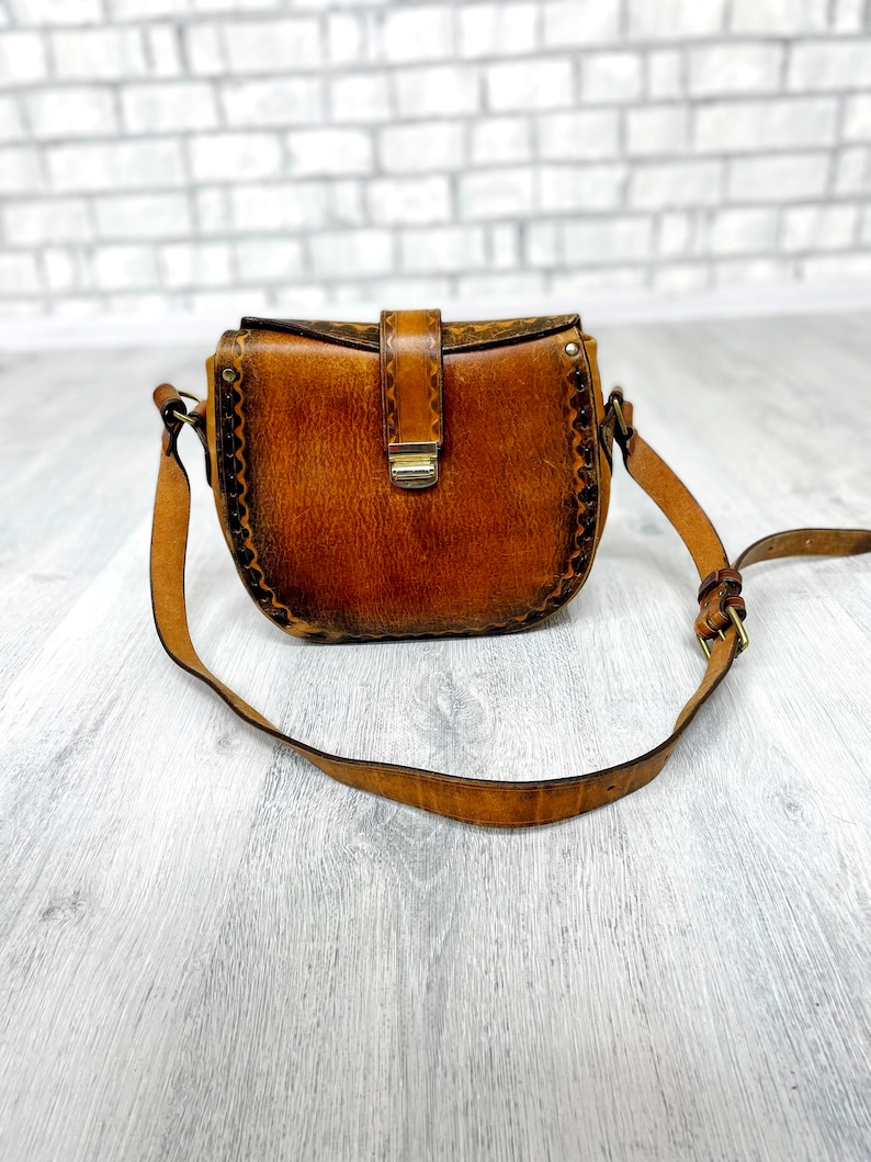 bruine leren tas zadeltas schoudertas damestas crossbody handtas crossbody tas Dagelijkse tas Boho Bag dameshandtas afbeelding 1