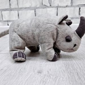 Kuscheltier Nashorn Plüschtiere Vintage Nashorn 20cm Sammlerspielzeug Kinderspielzeug Kuscheltier Stofftier Babyspielzeug