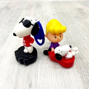 set of 2 plastic peanuts snoopy figure 4&quot; McDonalds Happy Meal snoopy toys snoopy plastic cake topper collectible toy kids Childrens Toy