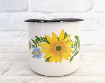 11 oz white enamel mug  daisy print Shabby Cottage floral enamel mug enamel Cup enamel Home decor Enamelware Retro collectible Russian