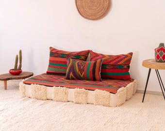 4 ft (120 cm) Vintage Moroccan Red Kilim Rug Floor Sofa Set – Unstuffed Red Cushion Covers