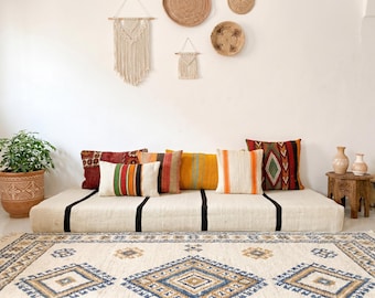 7 ft (210 cm) Handmade White kilim rug Wool Floor Sofa Set – Moroccan Rug Various Cushions - Unstuffed covers including pillow cases