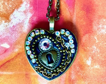 Herz Anhänger: Unchained Antique Bronze Halskette