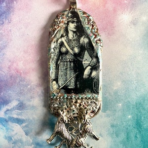 Skadi Norse Goddess Amulet: Viking Talisman with Wolf Charms