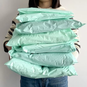 100-1000 bolsas de envío autosellantes adhesivas de polietileno personalizadas de color verde menta, extremadamente livianas con logotipo de un color, bolsa de franqueo personalizada