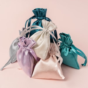 SIMPLECOOL 25pcs Satin Bags Drawstring Gift Bags. Small Jewelry Bags. Mini Goodie Bags for Birthday Party Wedding Favors Baby Shower Valentines Day