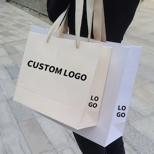 100Pcs Custom Logo Boutique Paper Bags Shopping Bags with Handle Clothes Merchandise Bag Boutique Retail Bag Party Gift Bag Wedding Bag
