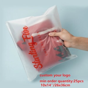100個 10x14"/25 cm*35 cm カスタムフロストジッパーバッグ、透明ジッパーバッグ、高品質の衣類用プラスチックバッグ、カスタムジッパーバッグ