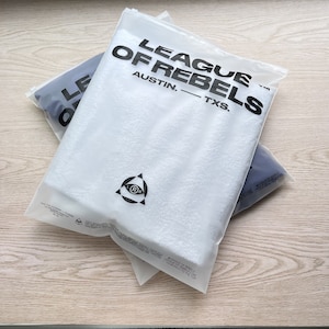 100 logotipo personalizado fosco roupas zíper autovedante saco de embalagem de roupas fosco zíper sacos logotipo impresso