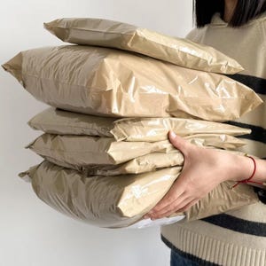 100 piezas de correo de polietileno, listo para enviar o bolsa de envío personalizada de su diseño, bolsa de franqueo personalizada, bolsas de embalaje personalizadas