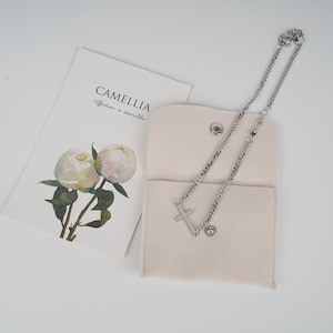 Kundenspezifische Schmuckpaketsbeutelbeutel mit Einlegekarte personalisiertes Logo gedruckt kleine Ohrringe Halskettenverpackungsbeutel mit Knopfgeschenktaschen