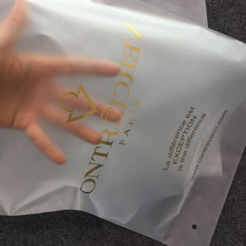 300 anpassade frostade dragkedjepåsar med logotyp, klädpåsar för underkläder, leksaker, sminkförpackningar med logotyptryck, anpassade paketpåsar, dragkedjepåse bild 4