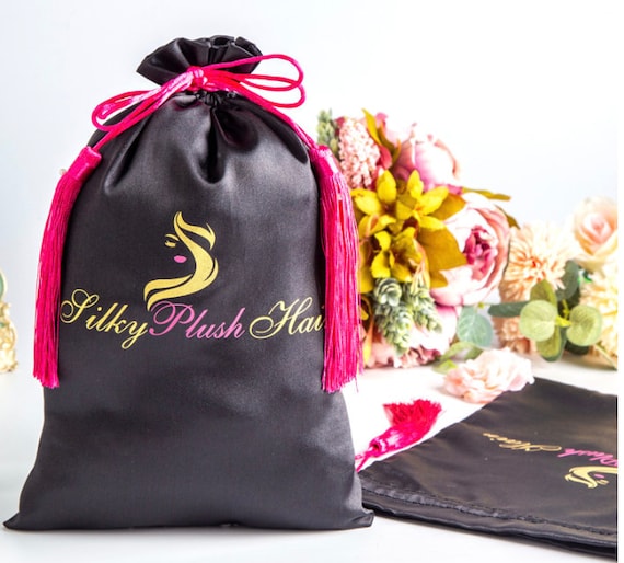 100pcs satin drawstring bags custom dust bags Jewelry package pouch personalizzato il tuo logo stampato all'ingrosso prodotto pacchetto regalo Borse e borsette Borsellini e portamonete 