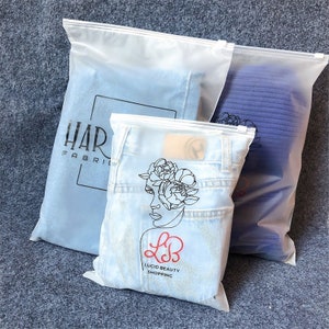 100-1000 Custom Frosted Reißverschlusstaschen, klare Reißverschlusstasche, hochwertige Kleidung Plastiktasche, kundenspezifische Reißverschlusstasche für Polymailer