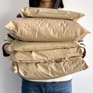 100-1000 bolsas de envío autosellantes adhesivas de polietileno personalizadas de color marrón, extremadamente livianas, con logotipo de un color, bolsa de franqueo personalizada