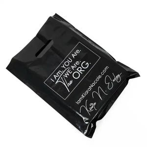 ブティック向けロゴ入りカスタムショッピングバッグ 500 個 ロゴ入りカスタムプラスチックギフトバッグ ビジネス向けロゴ入りカスタム商品バッグ