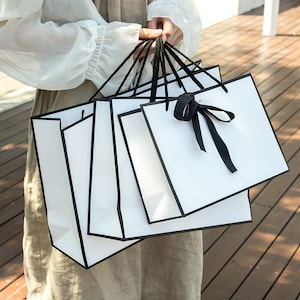 paper bags with handles, custom shop bag with logo, custom shop bag, paper bags personalized, paper bags for shipping, shop bag with logo