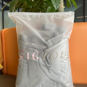100 10x14''/25 x 35 cm カスタムフロストジッパーバッグ、透明ジッパーバッグ、高品質の衣類用ビニールバッグ、カスタムジッパーバッグ