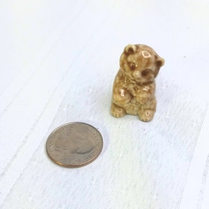 England Wade kitty vintage ceramic figurine miniature