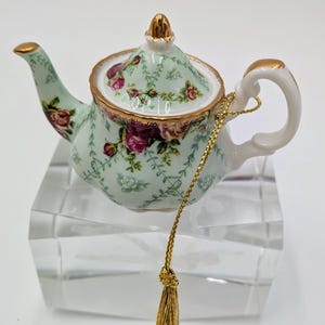 Old Country Roses. 2002 Royal Albert Peppermint Demask Teapot. Porcelain Decorative 2.5"x3.5" Ornament. Drawer Knob Cabinet Decor