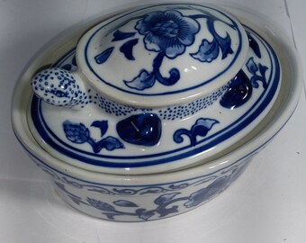 Turtle Blue and White Porcelain Vintage Oriental Tureen w/ Turtle Lid/ see details