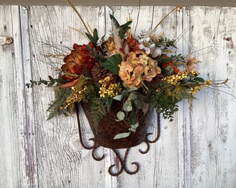 Italian Farmhouse Floral Wall or Door Metal Hanger~Earth Tone Floral Wall Centerpiece~Year Round Floral Decor~Fall Wall Decor