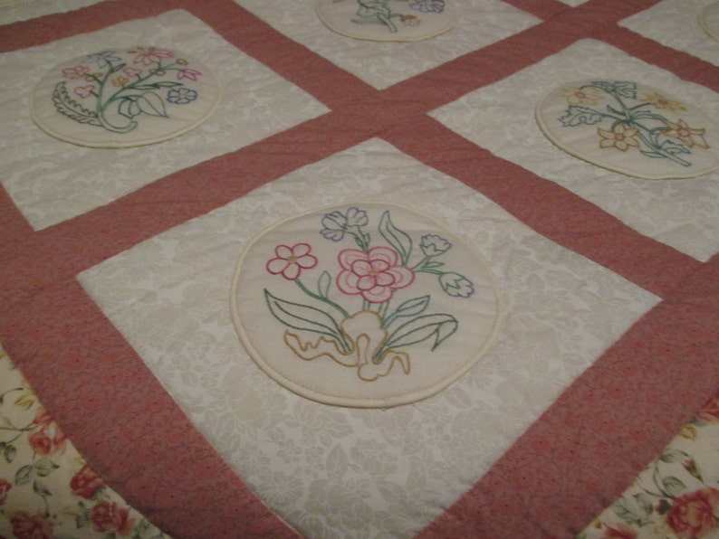 Hand Embroidered Queen-sized Quilt image 2