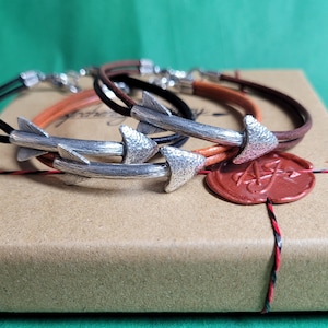 Arrow bracelet in silver and leather,  arrow bracelet,  arrow cuff, Archery Jewelry, Archery Jewellery