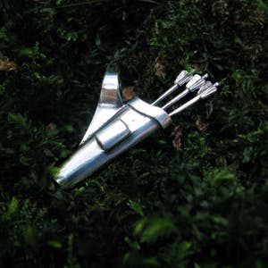 Side Quiver pin badge, Archers side quiver in sterling silver with three arrows, side quiver pin badge, Archery Jewelry